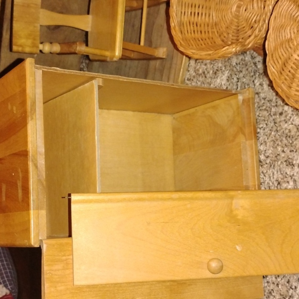 Vintage STROMBECKER Natural Wood and Wicker DOLLHOUSE Lot 14 Pieces TLC - Picture 10 of 10